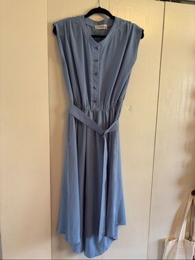 Sleeveless Light Blue Midi Dress with Button Front and Waist Tie